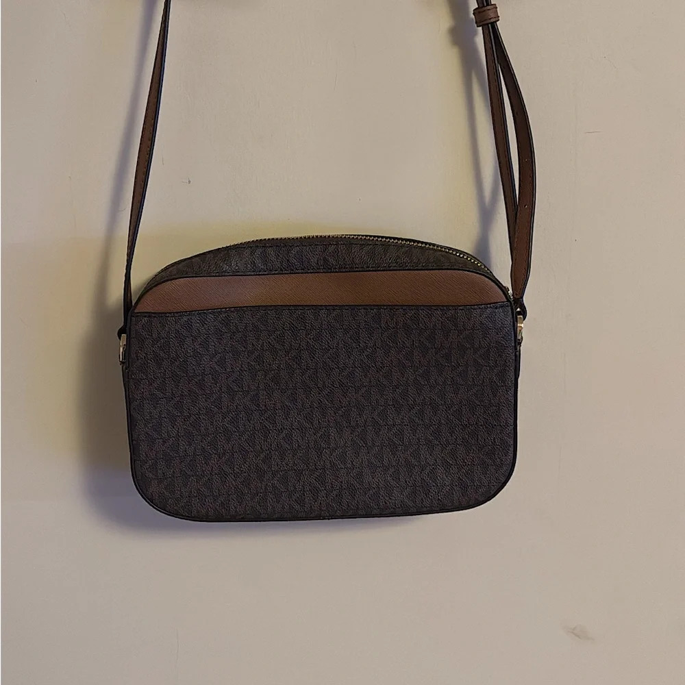 Michael Kors Brown Zip Chain Crossbody Bag - Picture 3 of 5